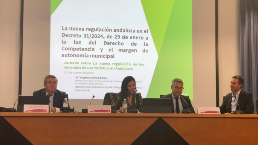 Jornada sobre la "Nueva regulación de las viviendas de uso turístico en Andalucía" en el Instituto Universitario de Investigación Clavero Arévalo.