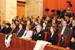 Autoridades en la tribuna de invitados del salón de Plenos de la Cámara, durante el discurso del presidente del Parlamento, Javier Torres Vela.