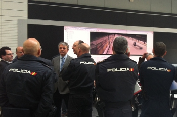 Responsables de la Policía Nacional visitan las instalaciones del metro de Málaga y efectúan un recorrido en tren por la Línea 2