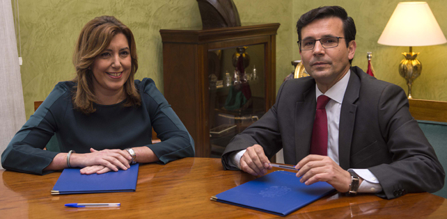 Susana Díaz y Francisco Cuenca, durante su reunión en el Ayuntamiento de Granada.