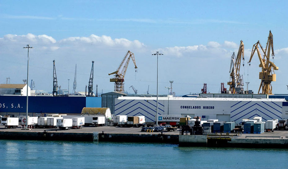 
			      Puerto Bahía de Algeciras (Cádiz).			    
			  