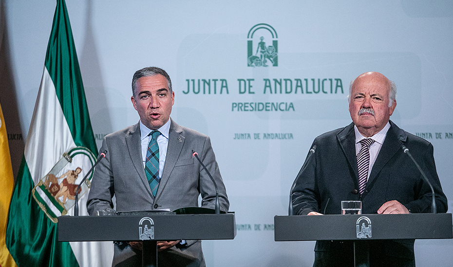 Elías Bendodo y Jesús Aguirre en la rueda de prensa posterior al Consejo de Gobierno