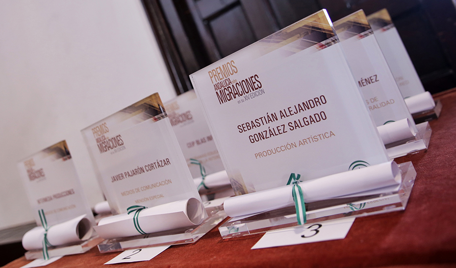 Galardones de los Premios Andalucía sobre Migraciones pertenecientes a la edición 2018.