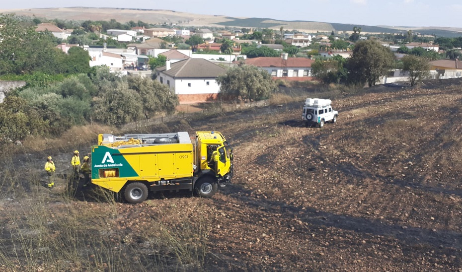 Inmuebles precedente cesar Desalojadas cinco parcelas por un incendio en Las Quemadillas de Córdoba -  Portavoz del Gobierno Andaluz