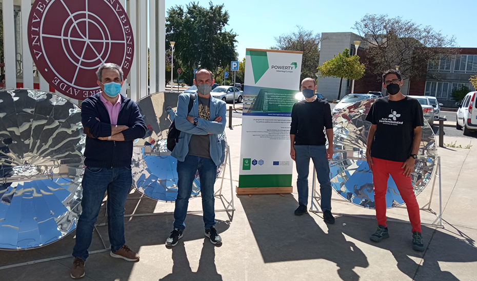 Responsable del estudio realizado por la Universidad de Huelva, junto con estufas solares.