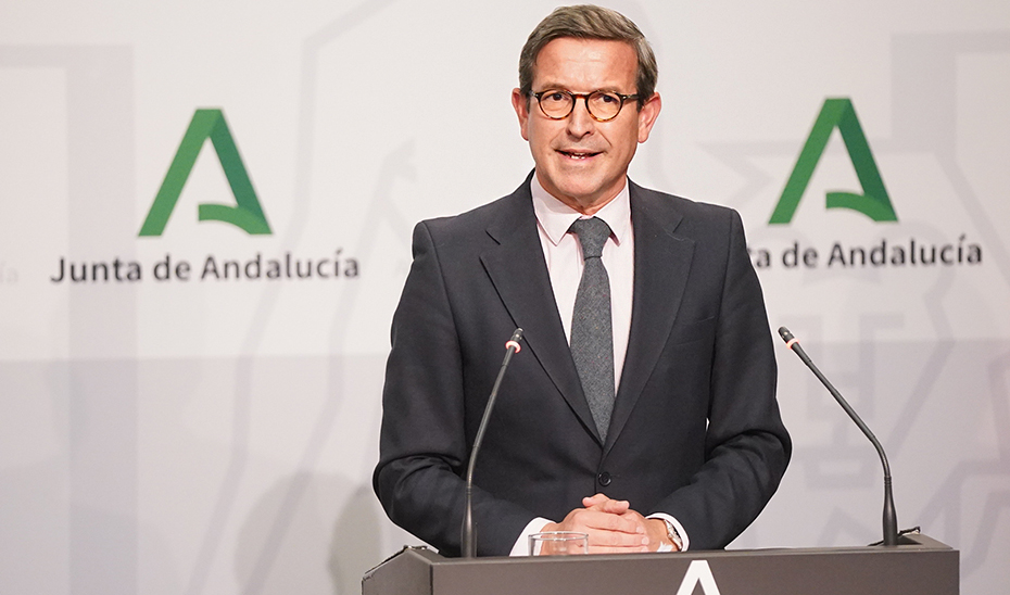 Paradela informa sobre la puesta en marcha de planes de impulso para fortalecer cinco industrias estratégicas en Andalucía