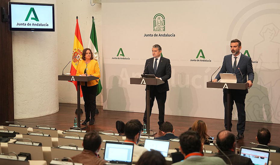 Sanz y Fernández-Pacheco anuncian los nombres de los galardonados con las Medallas de Andalucía