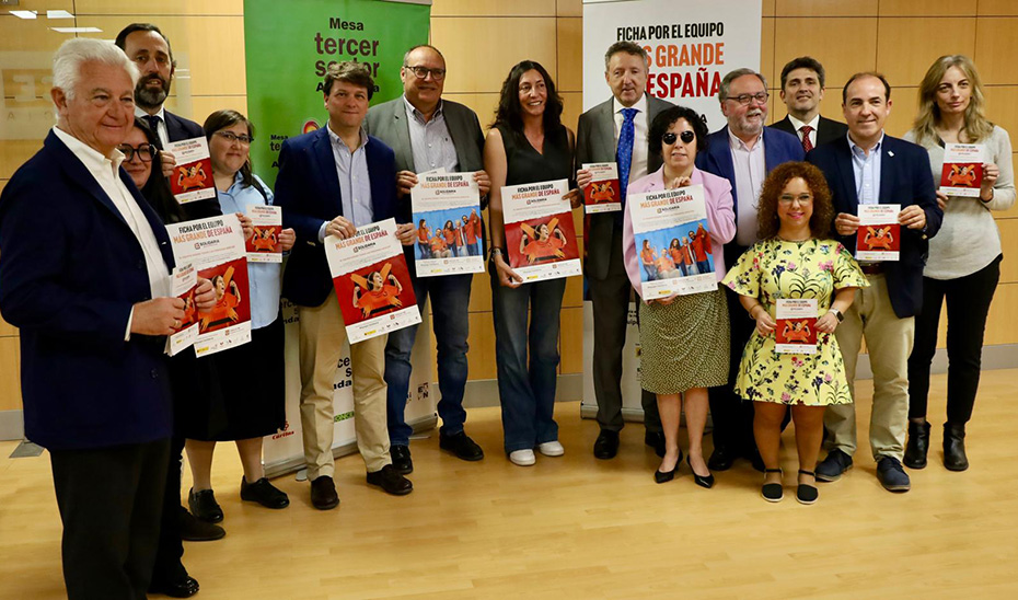 
			      Loles López ha participado en la presentación de la campaña de la \u0027X Solidaria\u0027 de la declaración de la renta organizada por la Mesa de...
			  