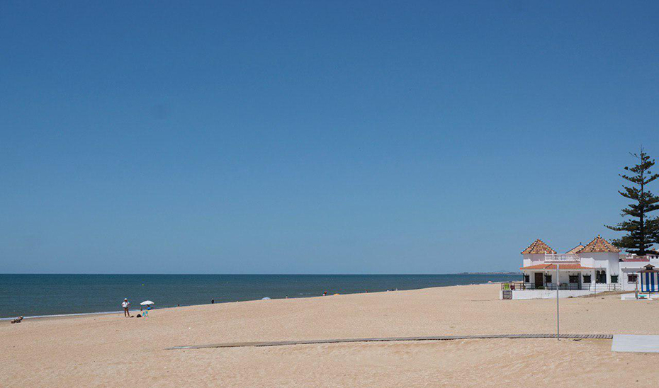 
			      Una playa del litoral andaluz.			    
			  