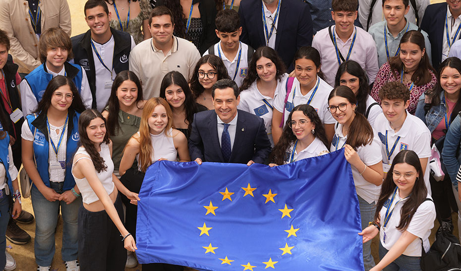 Moreno insta a superar fronteras y pensar en grande para construir un futuro mejor para los jóvenes: "Ser europeo es una seña de identidad"