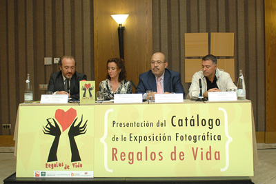  El gerente, la delegada de Salud, el delegado de Cultura de la Diputación y Tete Álvarez en la presentación del catálogo