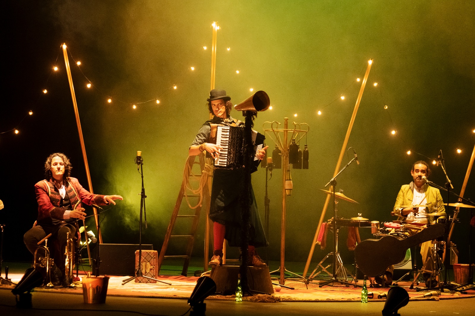 Imagen del espectáculo -  Proyecto Voltaire - En el vientre de la carpa