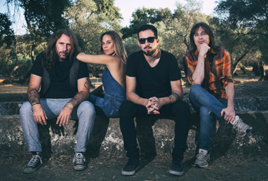 imagen de la compañía - Q and The Moonstones