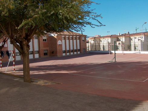 Foto de la entrada del colegio