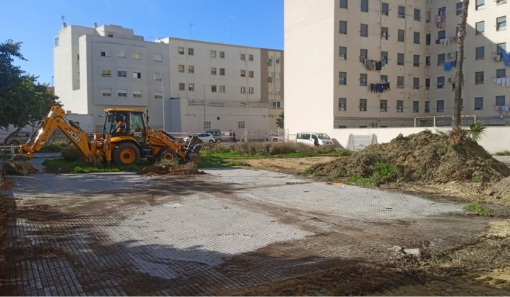  La Junta inicia la construcción de 67 viviendas públicas en la barriada de Cerro del Moro en Cádiz 