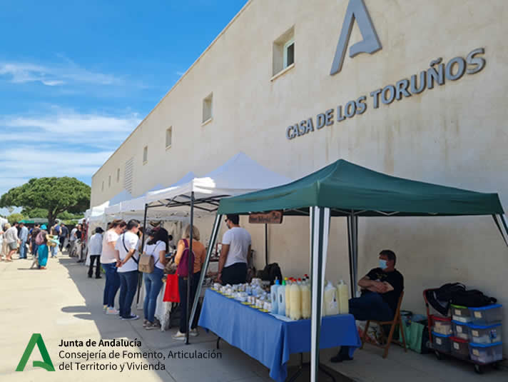 Este domingo, nueva cita en el mercado artesano e intercambio de libros en Los Toruños
