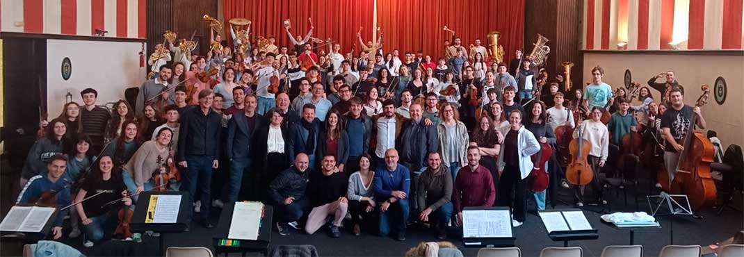 Instrumentistas y profesores de un encuentro de la Orquesta Joven de Andalucía
