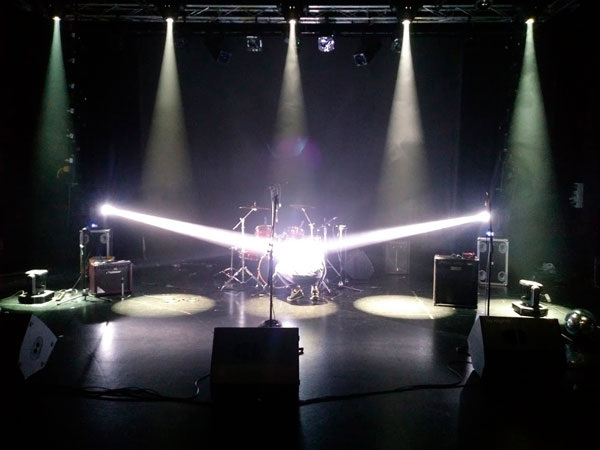 Imagen ilustrativa del curso de iluminación y sonido para el espectáculo en vivo. Nivel II