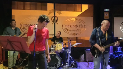 Componentes del grupo de música Los SERIO