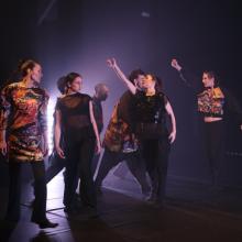 Bailarines en el escenario