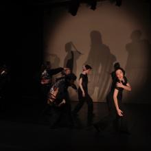 Bailarines en el escenario