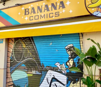 Fachada de la librería Banana Cómics
