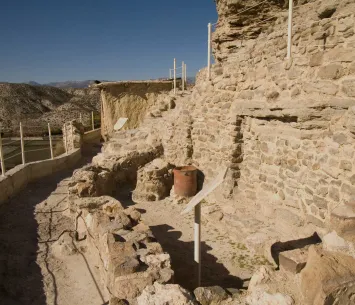Terraza intermedia del yacimiento de Castellón Alto (fotografía de José Manuel Guillén)
