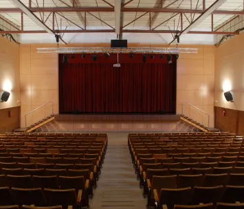 Imegen del Patio de butacas del teatro del colegio Salesianos de la Trinidad