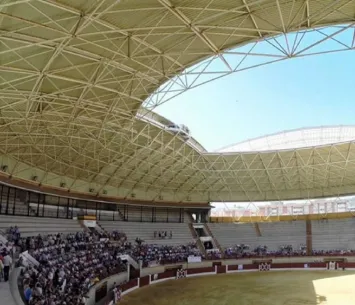 plaza de toros cubierta