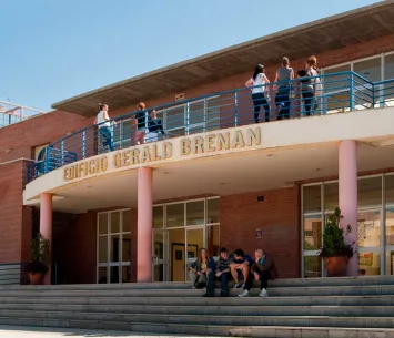 Fachada del Aulario Gerald Brenan (Universidad de Málaga)
