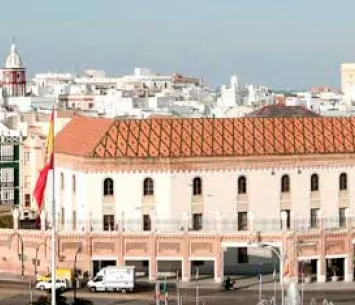 Vista del exterior del Palacio de Congresos de Cádiz