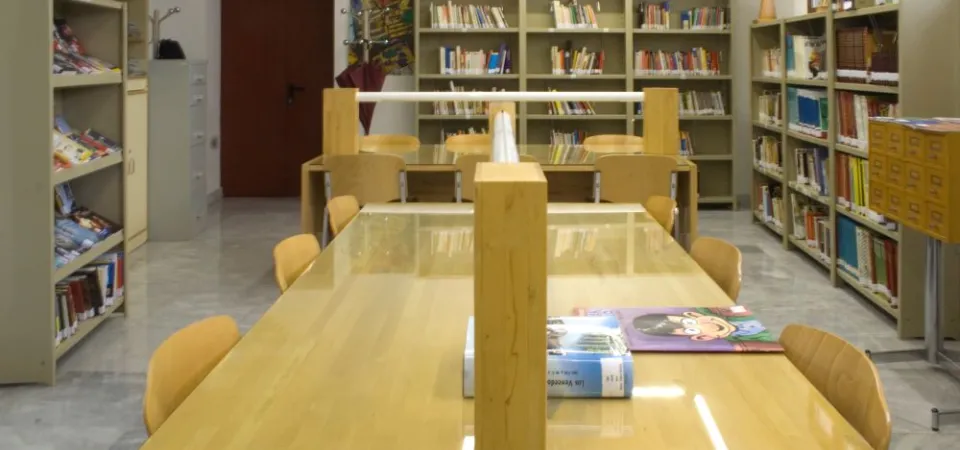Biblioteca Pública Municipal "Fernando Palanques"