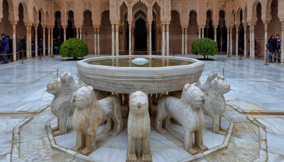 alhambra_granada_claritas_turismo.png
