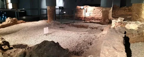 Interior de las Mezquitas funerarias de Málaga