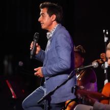 Juan Valderrama presenta “Mujeres de Carne y Verso”
