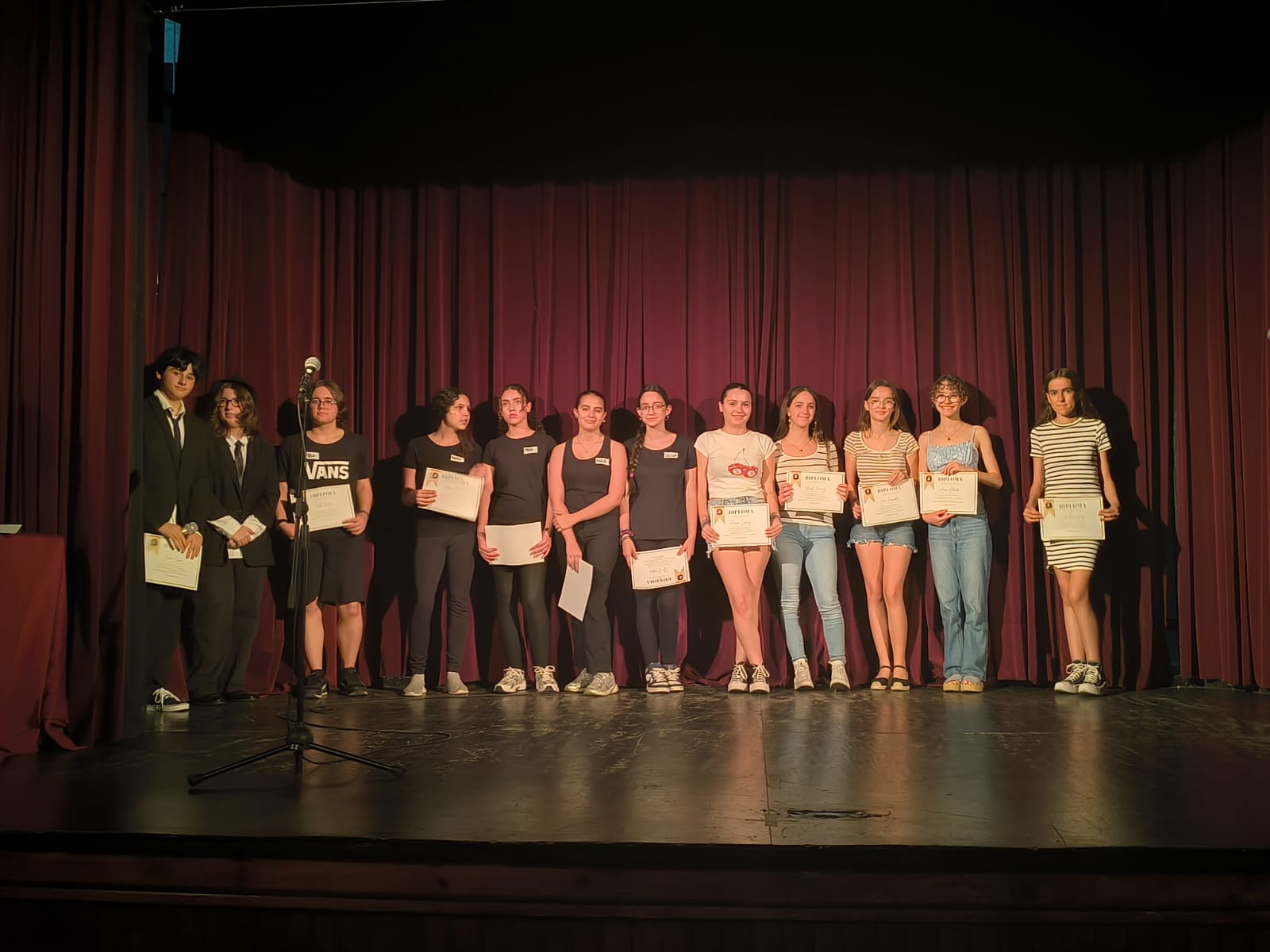 Entrega de diplomas a los participantes del #clublecturatextosdramaticos IES Martínez Montañés