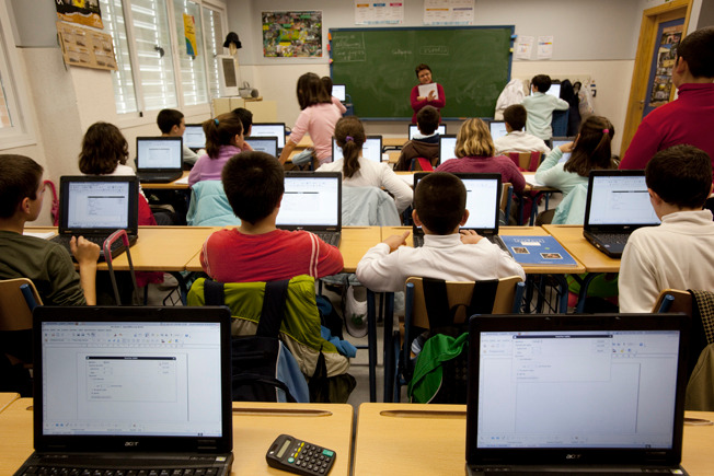 Escolares en clase.