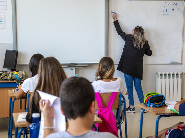 Docente en el aula