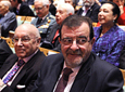 El ex presidente de la Junta de Andalucía José Rodríguez de la Borbolla
          y el que fuera Hijo Predilecto de Andalucía en 1999, Manuel Clavero Arévalo, en el
          patio de butacas del Teatro de la Maestranza.