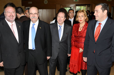 El presidente del Consejo Consultivo de Andalucía, Juan Cano Bueso, ha asistido también al acto de entrega de las medallas otorgadas por el Gobierno andaluz.