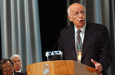Emilio Lledó, durante su intervención.