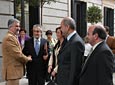 02.11.06. - El presidente del Congreso saluda al consejero de Economía andaluz y a algunos consejeros de la Junta, en presencia de Chaves, Mar Moreno y Zarrías.