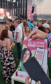 Las llamadas al teléfono andaluz de las mujeres aumentan un 26% en los meses de julio y agosto