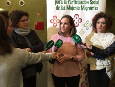 Más de 4.200 profesionales se han formado en atención a mujeres migrantes a través del IAM