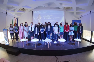 Ruiz llama a eliminar los obstáculos que afrontan las mujeres en el deporte para lograr la igualdad en el terreno de juego y los puestos de dirección
