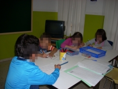 El IAM atiende a 376 menores víctimas de violencia de género en la primera edición de su programa de apoyo escolar