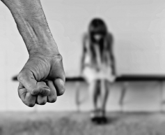 El IAM atiende vía telemática a más de un millar de mujeres víctimas de violencia de género en el primer mes de confinamiento
