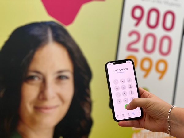 El teléfono andaluz de las mujeres gestiona más de 37.000 llamadas, casi un 12% más que en 2023