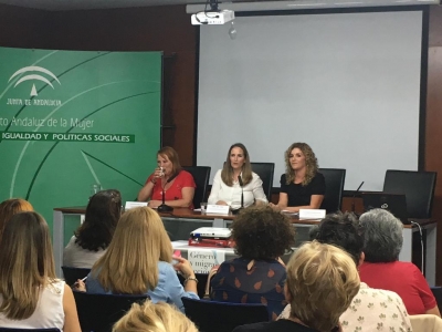 El IAM aborda la doble vulnerabilidad de las mujeres migrantes en las jornadas 'Género y Migra-acción'