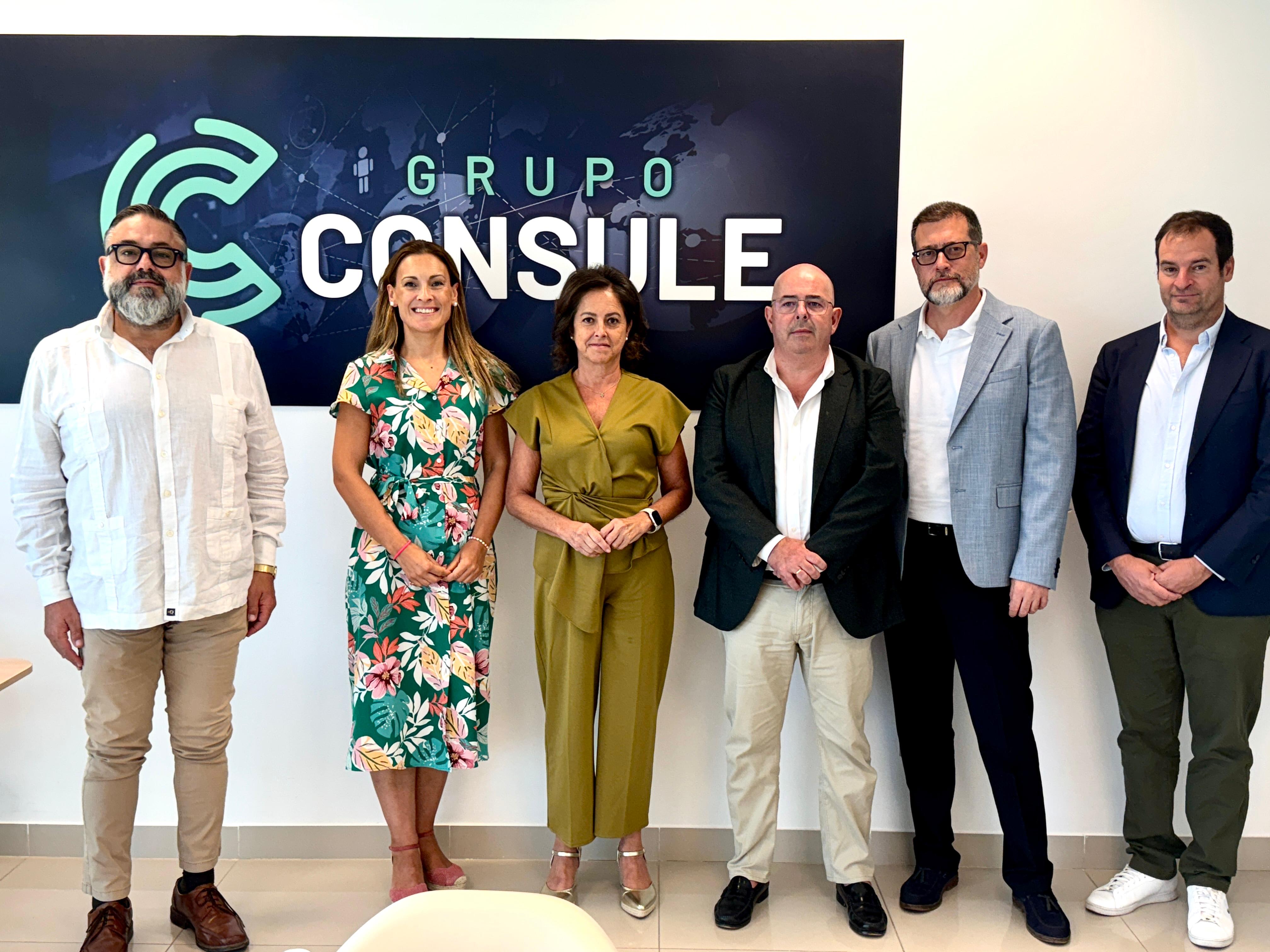 Catalina García  visita Grupo CONSULE